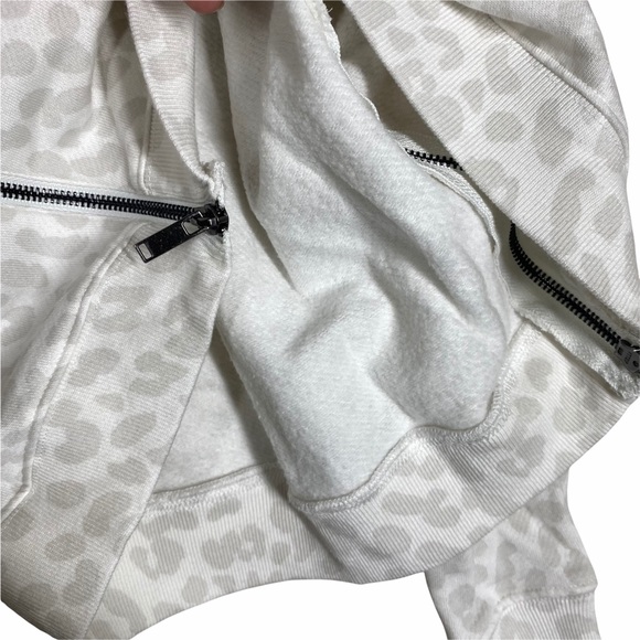 RAILS Marlo Zip Sweatshirt In Grey Jaguar Design Side Zipper Detail sz Small - Picture 5 of 8